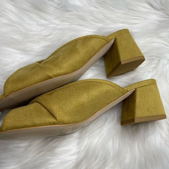 CAbi Marigold Mule Twist Knot Block Heel Sandal 7 - Picture 7 of 9